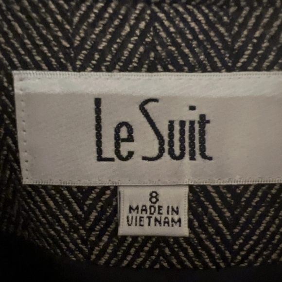 Le Suit Gray Herringbone Blazer - Picture 2 of 12